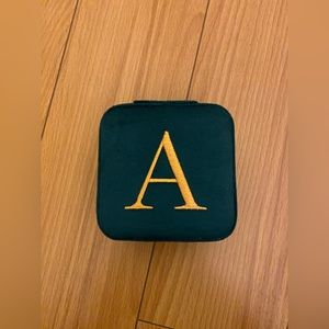 Plush Velvet Travel Jewelry Case - Emerald Green